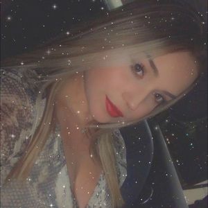 Meet your Posher, Claudia